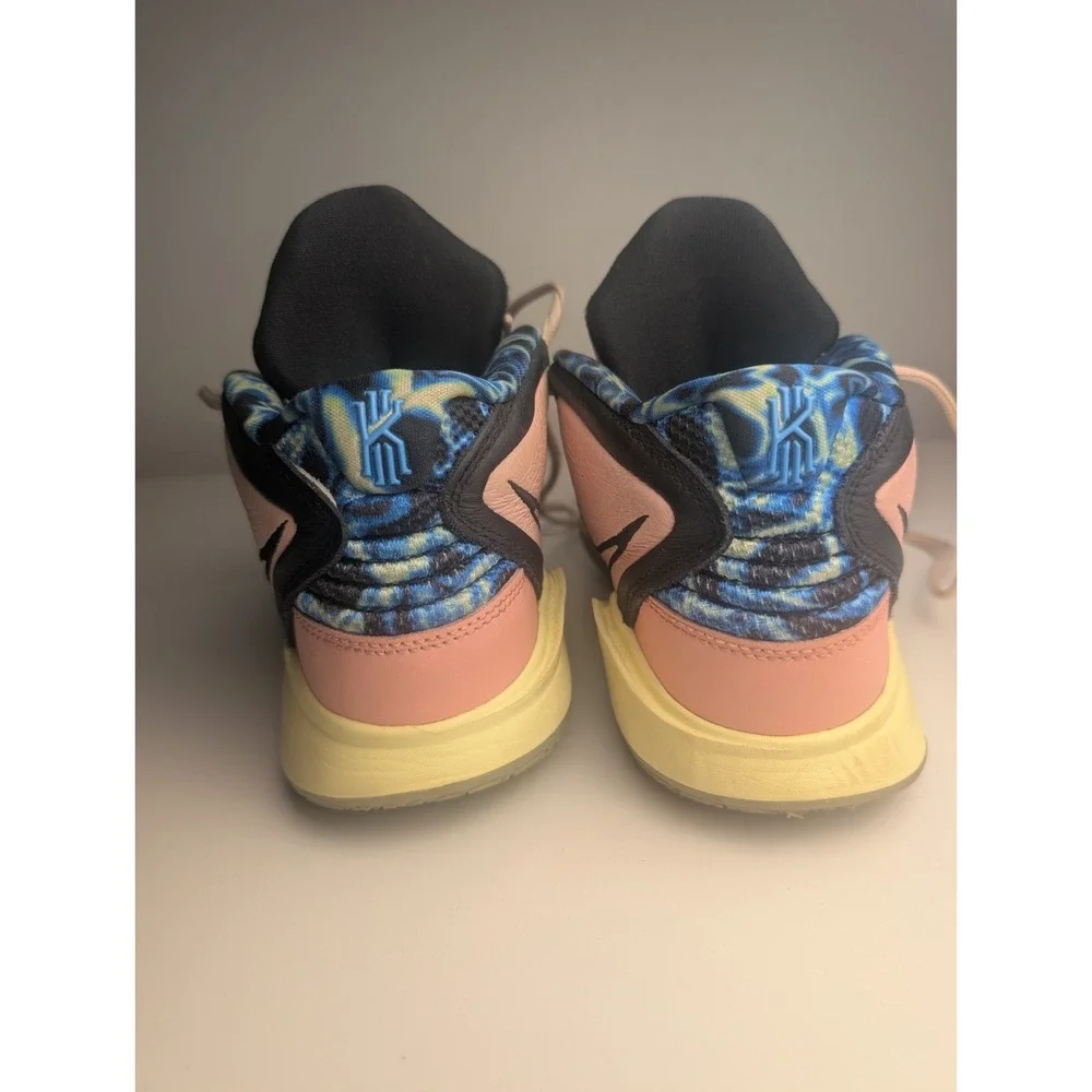 Nike Kyrie Infinity 8 Valentine's Day Basketball Shoes Men's Size 8 Original Box